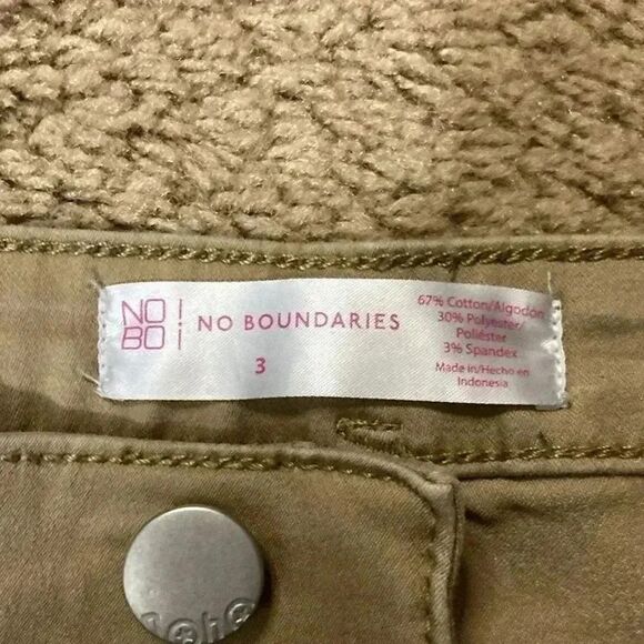 No boundaries size 8 tan pants - Picture 7 of 8